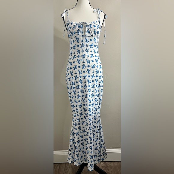 Blue Floral Print Maxi Dress - NWOT - Picture 3 of 7
